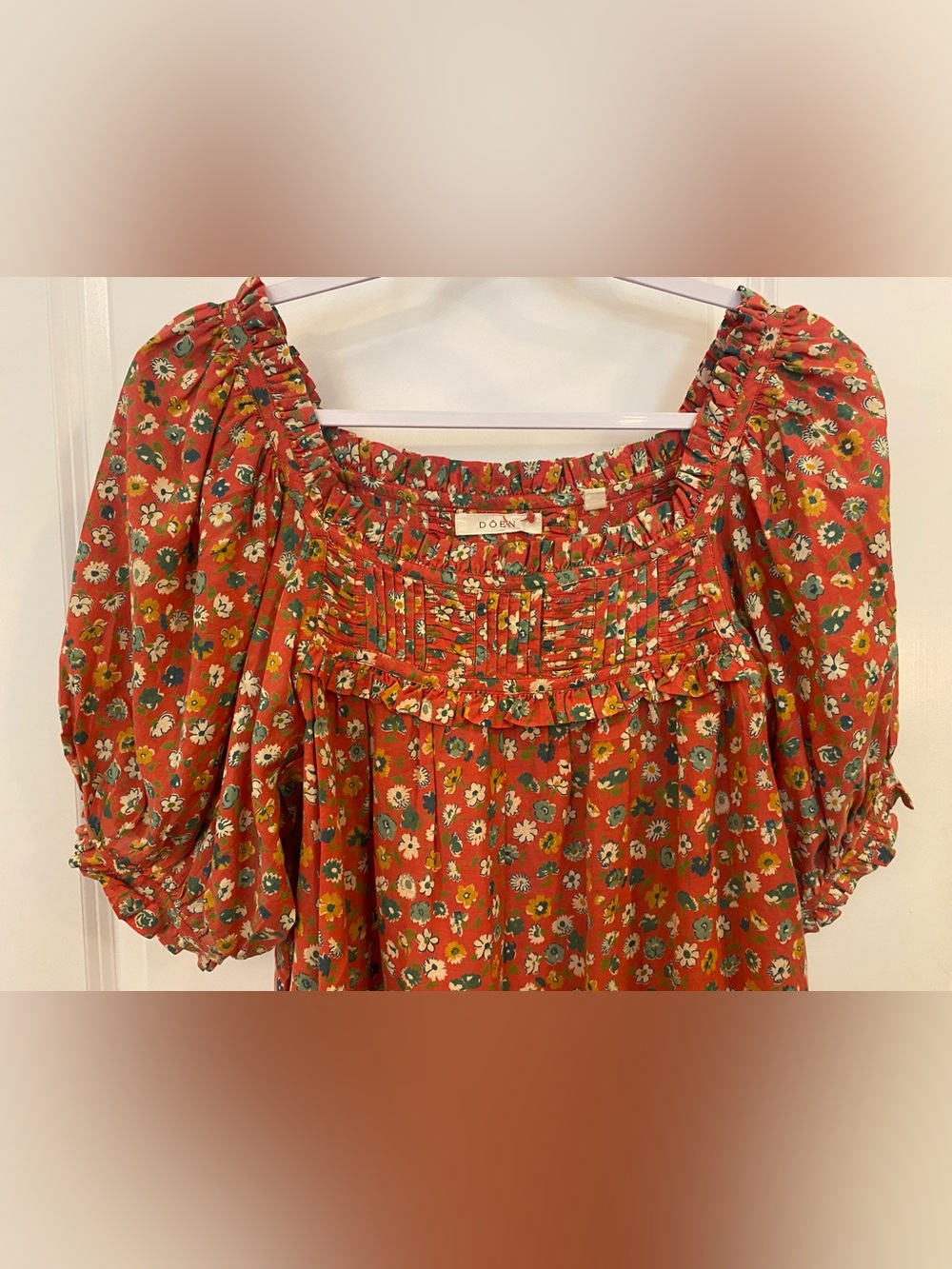 Doen Patricia Dress Sz M Red Floral Print 100% Cotton Smocked Front Puff Sleeves - Picture 4 of 7